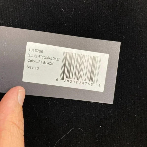 Halston Bell Long Sleeve Velvet Cocktail Dress Mock Neck Asymmetrical Hem - Picture 9 of 11